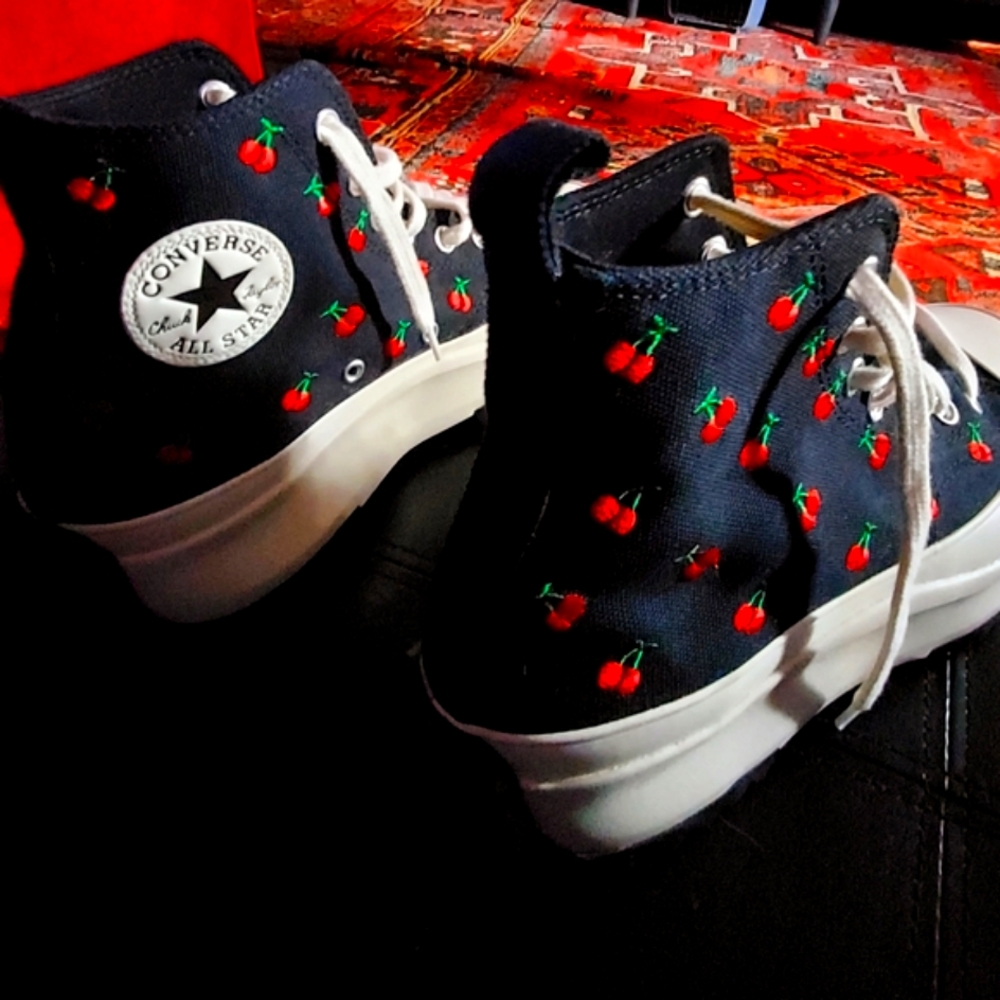 Converse Chuck Taylor All Star in Black and White - Picture 3 of 15
